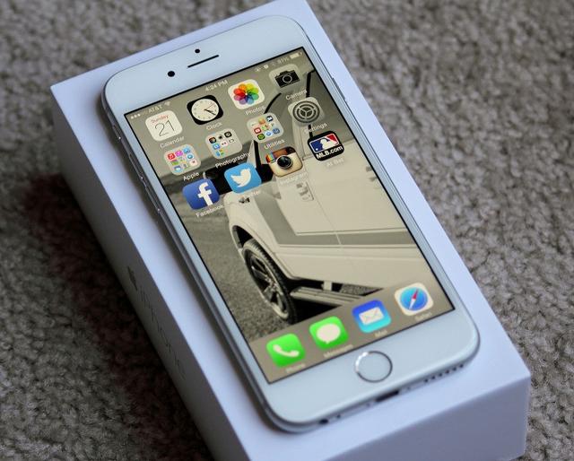 ƻ򷢲ۼTouch4ӢiPhone